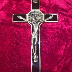 CRUCIFIX JESUS HOLY CROSS METAL BENEDICTINE NEW!!